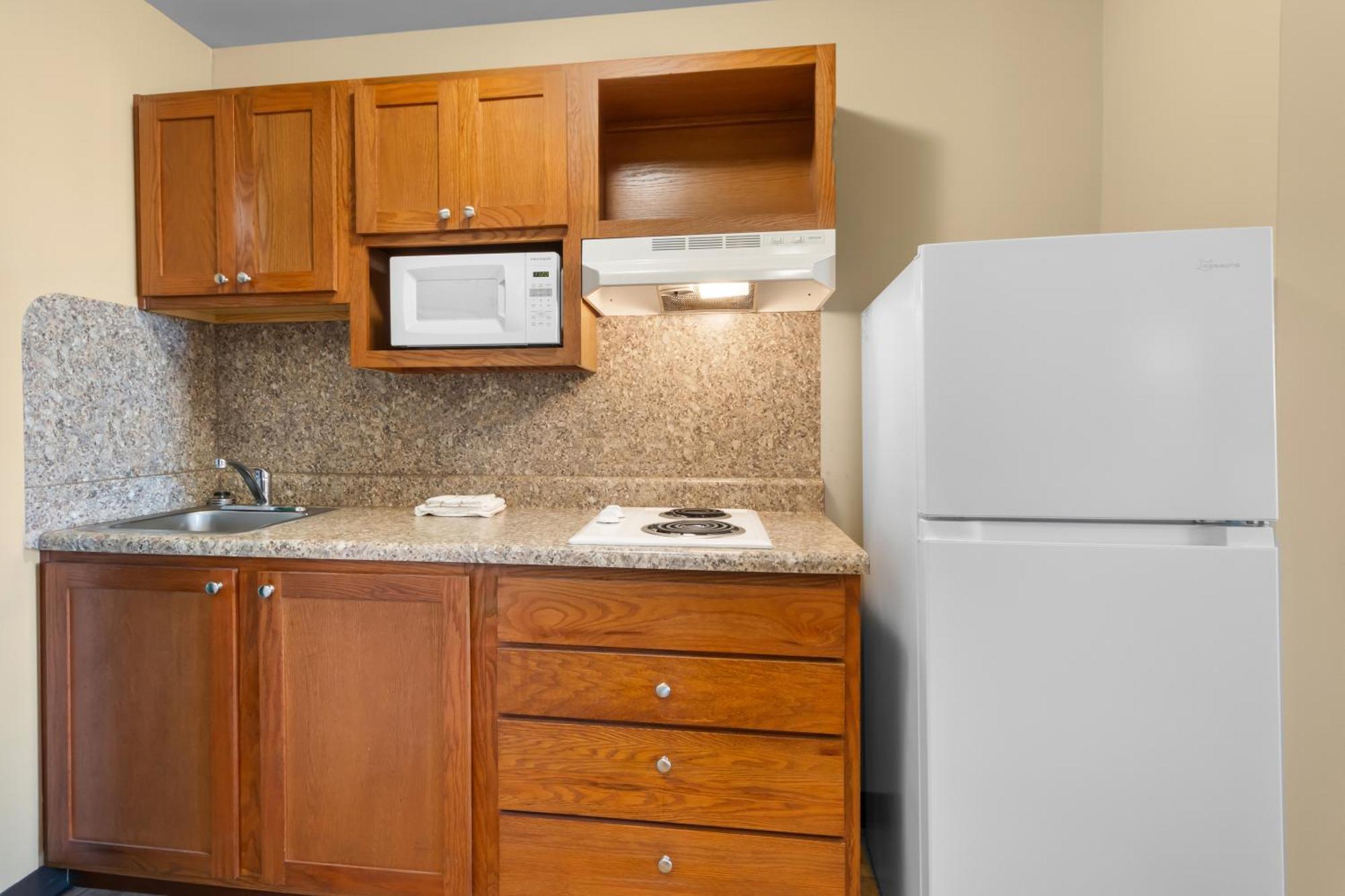 Risewell Kitchen Suites Pleasanton Extérieur photo